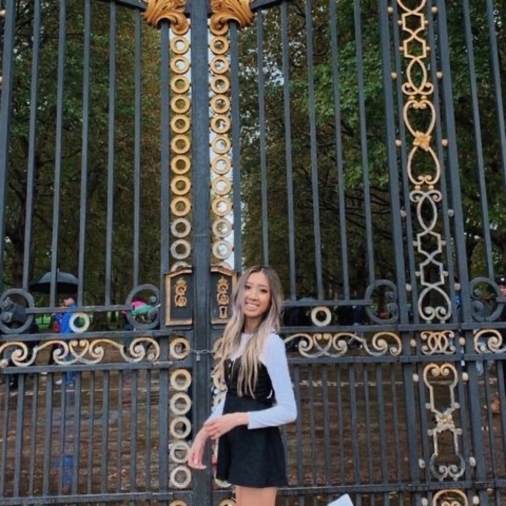 Meet your Posher, Laura